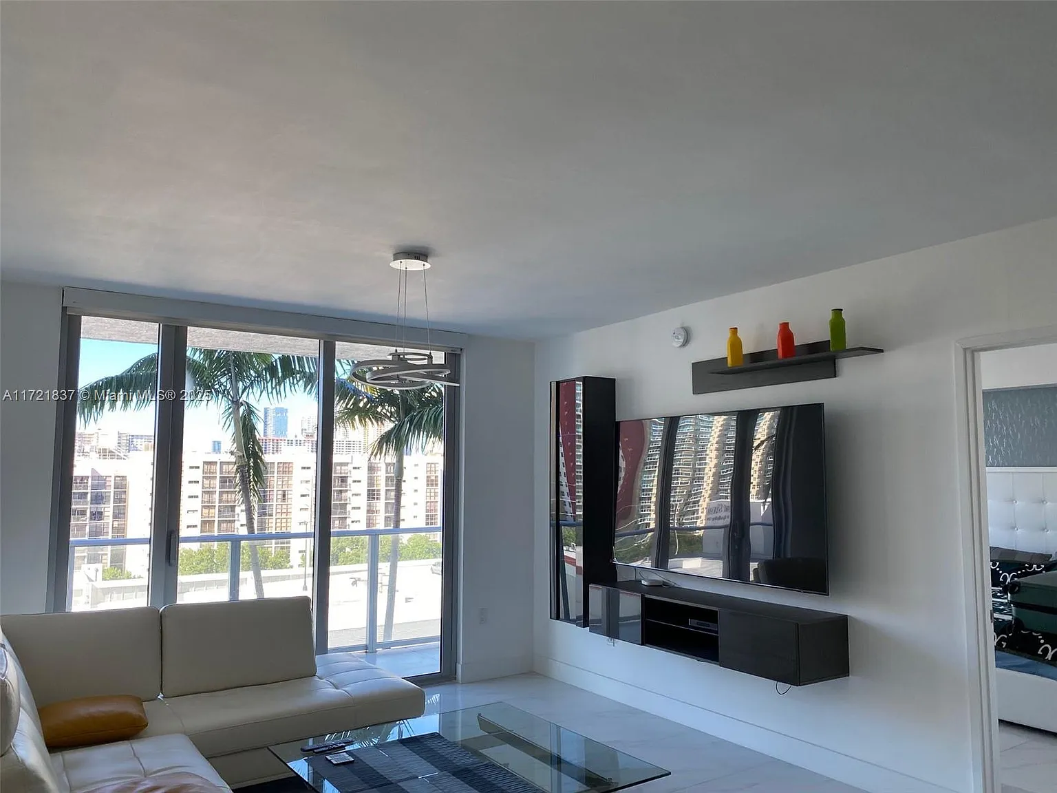 Parque Towers Condo — Photo 4