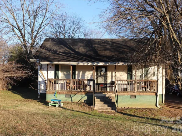 1015 9th St, Statesville, NC 28677