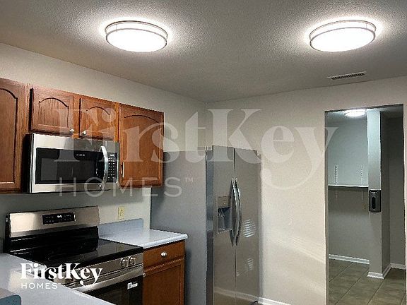 4th image of 755 Sedgewick Ln