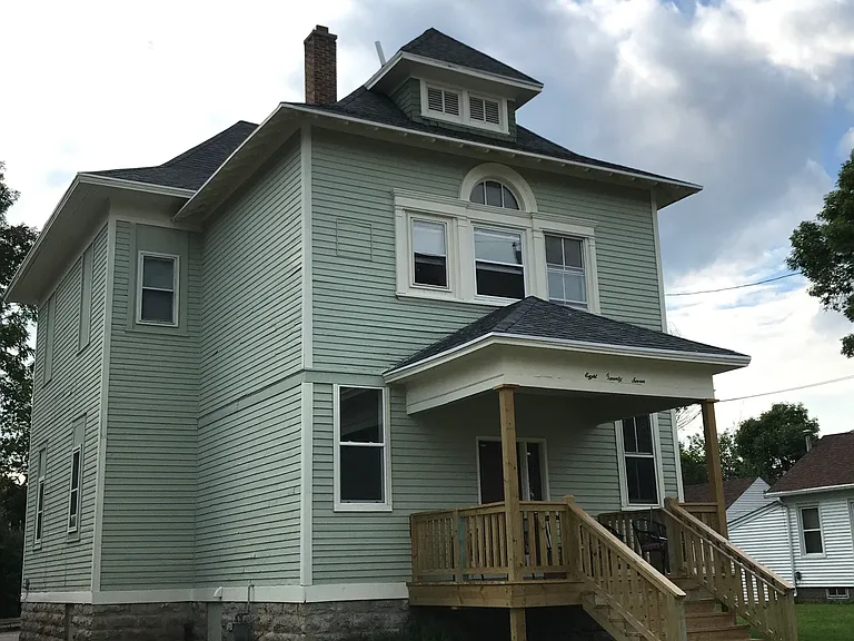 827 Cherry St — Photo 1