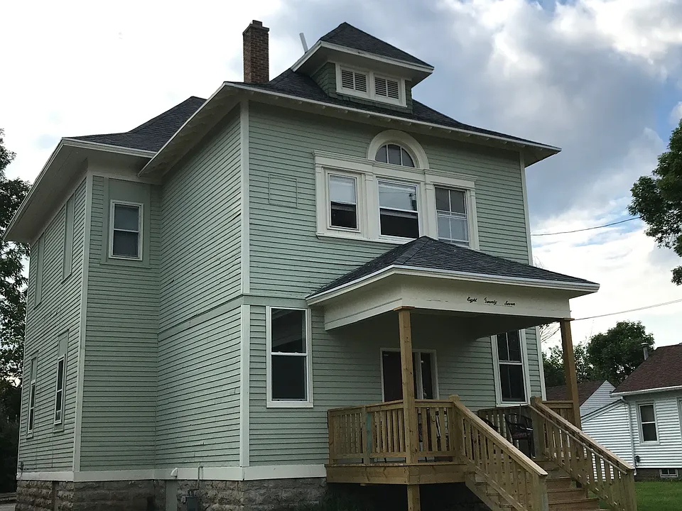 827 Cherry St