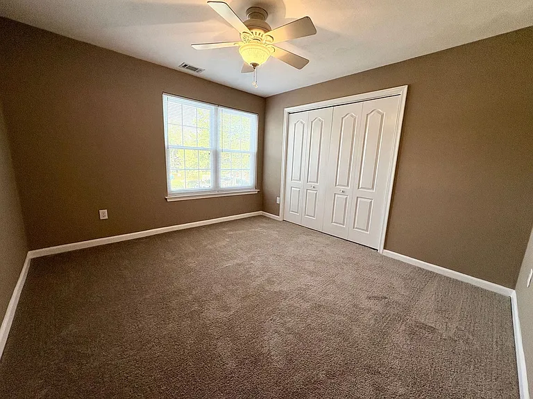 2204 Lesner Cres #200 — Photo 17