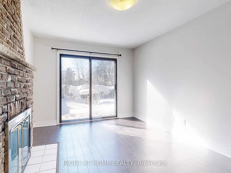 54 Penwick Cres — Photo 14