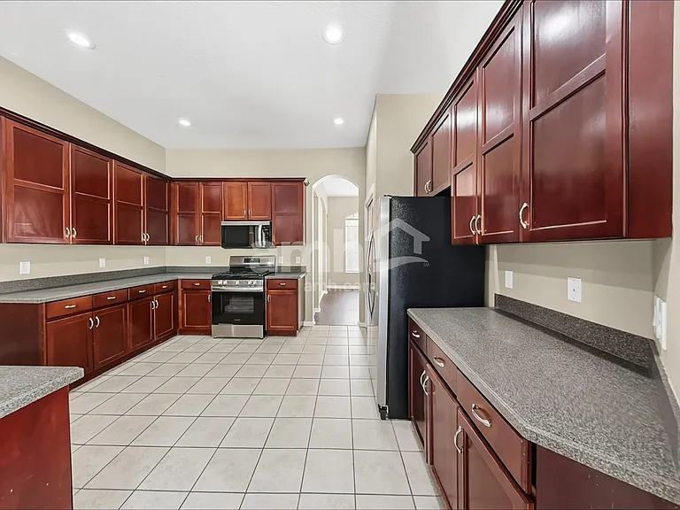 16150 Bridgepark Dr — Photo 3