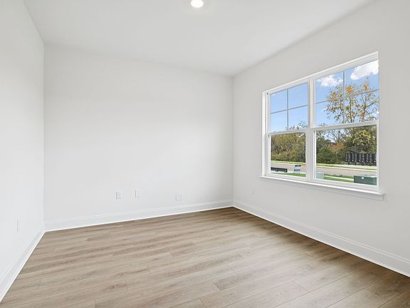 Cades Bluff - Montgomery Interior Image 2