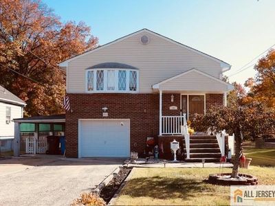 56 Kimberly Rd, Colonia, NJ, 07067