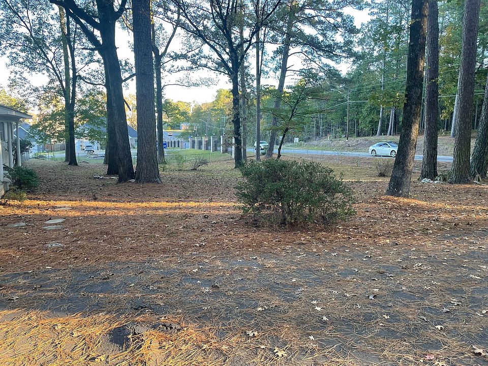 2nd image of 3803 Springhill Rd