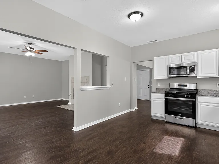 2740 Windswept Ln — Photo 17
