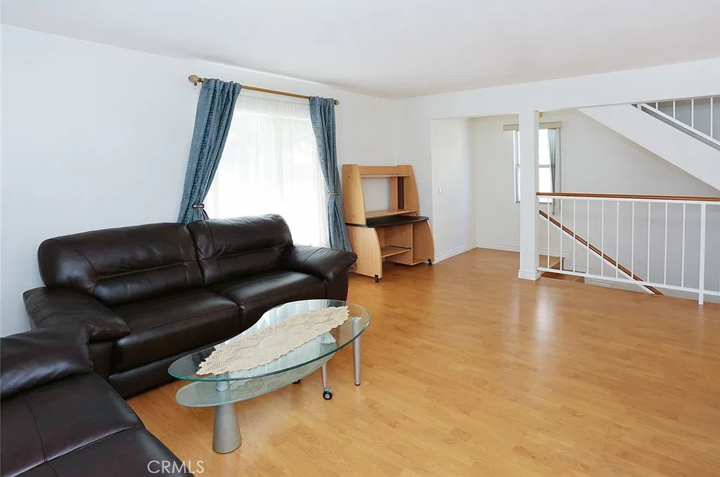 2 bed, 1.5 bath, 1127 sqft, $3,600 — Photo 3
