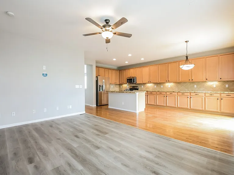 5647 S Buchanan St — Photo 5