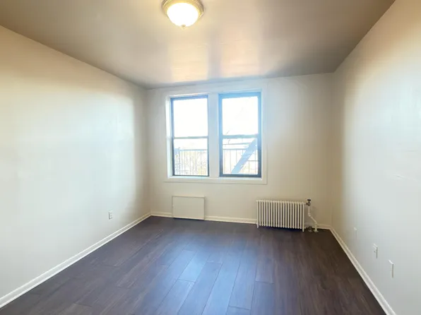 6051 Boulevard East image 5 of 12