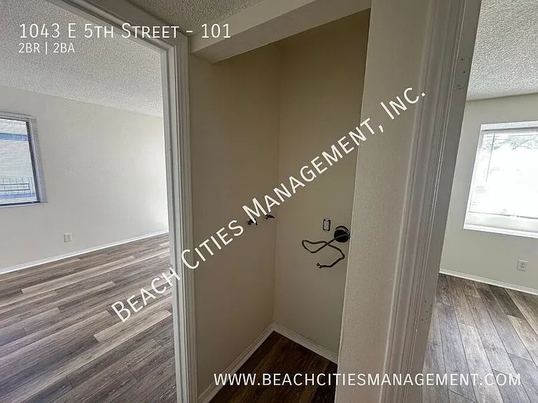 1043 E 5th St #101 — Photo 31