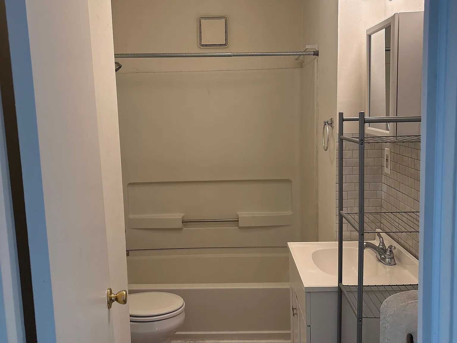 1 bed, 650 sqft, $1,000 — Photo 1
