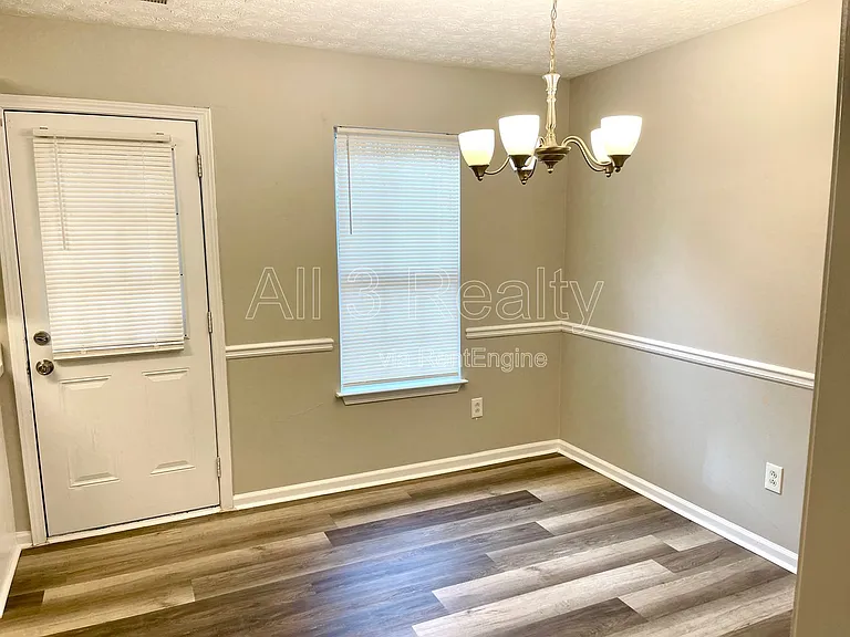 460 Mountainview Dr — Photo 6
