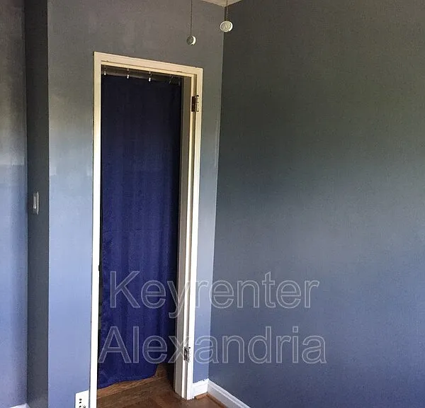 1610 Kenwood Ave — Photo 20