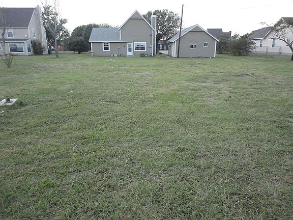 2nd image of 102 Howland Ln