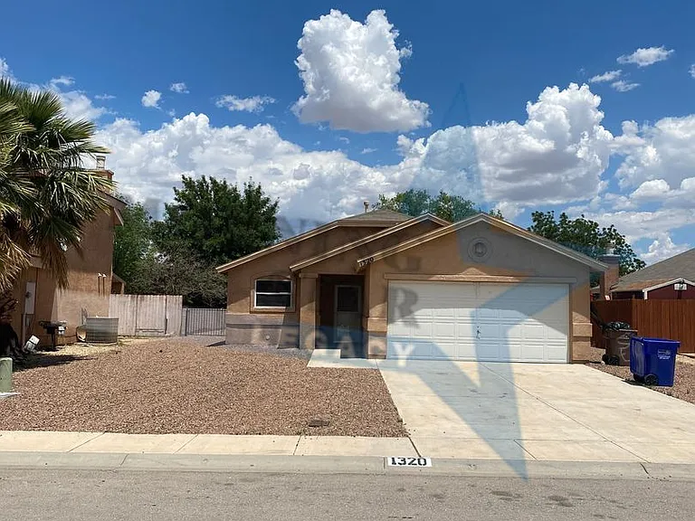 1320 Doniphan Pl — Photo 1