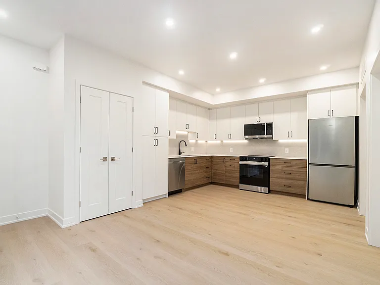 373 Iberville St #4 — Photo 2