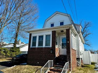 58 S 2nd St, Fords, NJ 08863
