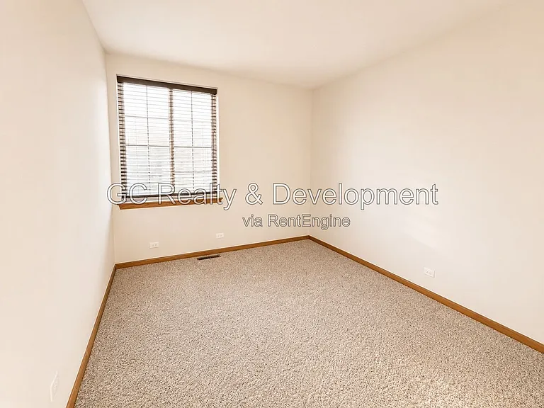 312 Fieldstone Ct — Photo 14
