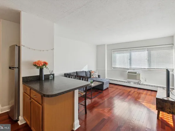 2101 Chestnut St APT 1412, Philadelphia, PA 19103