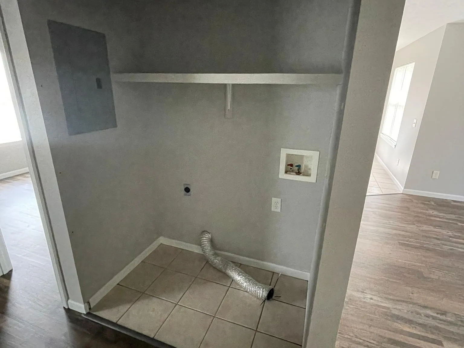 3 bed, 1200 sqft, $1,250 — Photo 2
