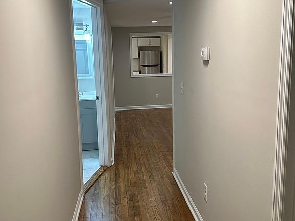 5th image of 203 Challedon Dr