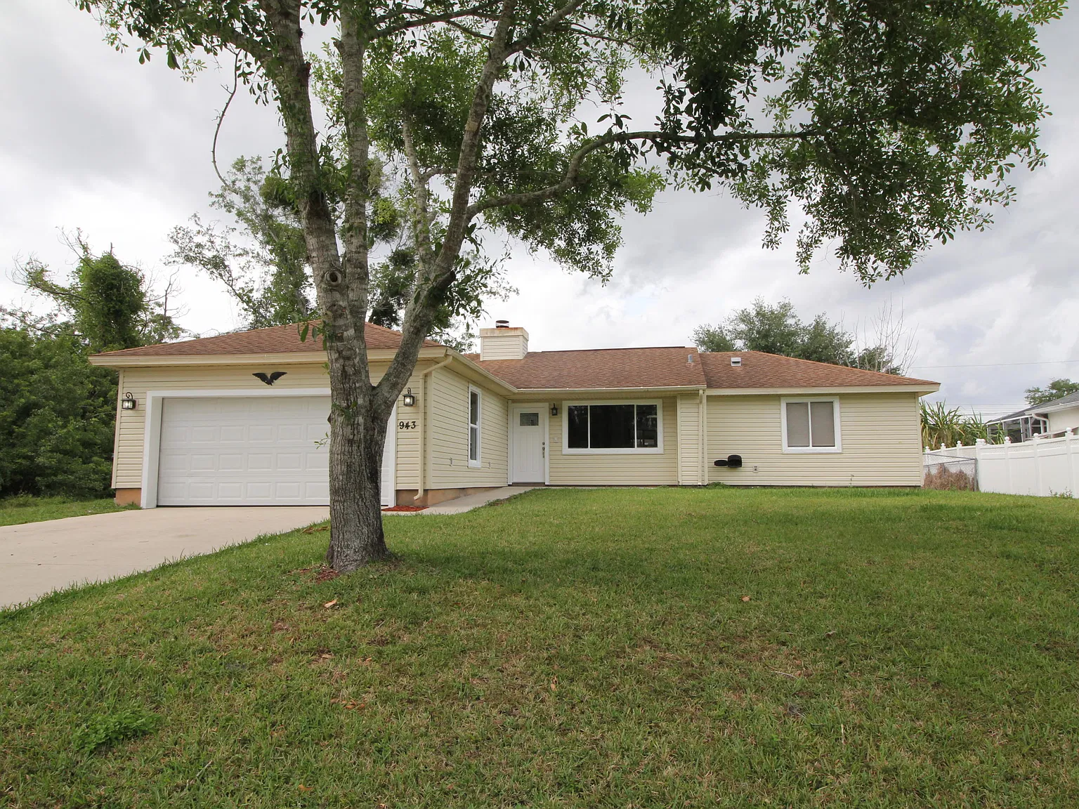3 bed, 2.0 bath, 1529 sqft, $2,000 — Photo 1