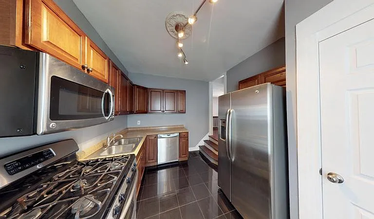 408 S Beech St — Photo 6