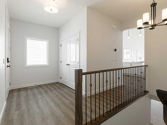4th image of 125 N Monarch Bnd