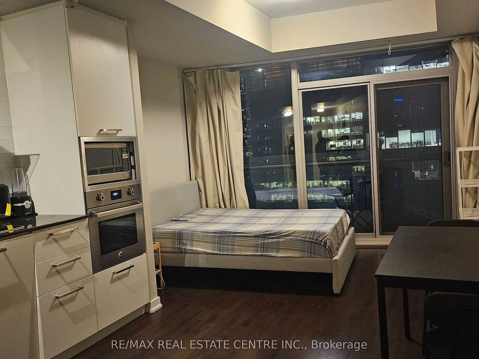 Studio, $1,900 — Photo 1