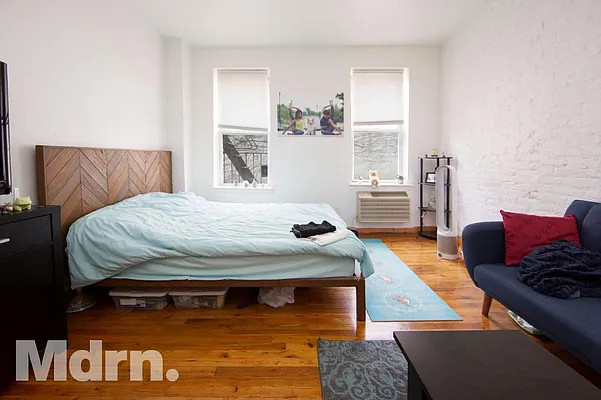 Rented by Mdrn Residential | media 3