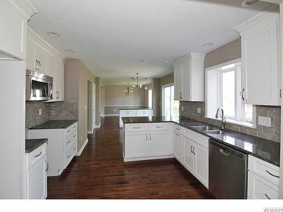 4th image of 108 Britannia Dr
