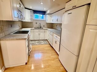 133 McAnulty Blvd #2, Hamilton, ON L8H3H5