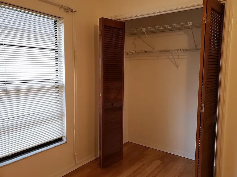 1517 Vernon Ct — Photo 9