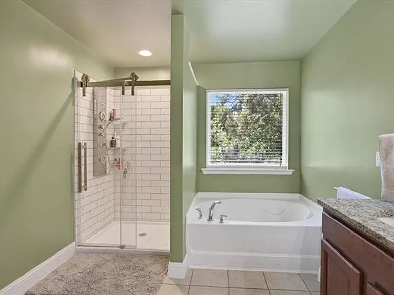 221 Allenbrooke Dr — Photo 29