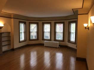 710 Dobson St #2W, Evanston, IL 60202