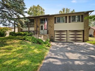 415 Assembly Dr, Bolingbrook, IL 60440