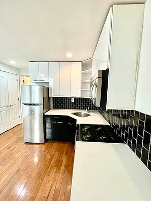 Rented by Pear NYC LLC | media 28