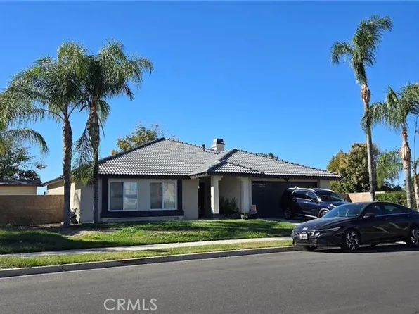 885 Coramdeo Ct, Hemet, CA 92543