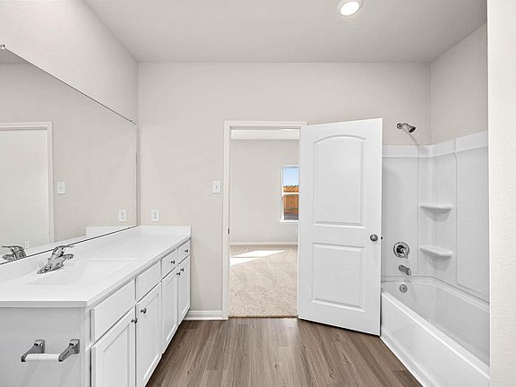 5th image of 6406 Winter Elm St