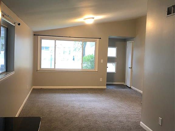 3rd image of 23736 Melville Ave