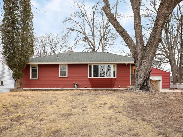 22 Oday St N, Maplewood, MN 55119