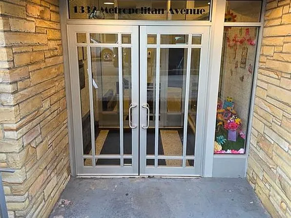 1332 Metropolitan Ave APT 2A, Bronx, NY 10462