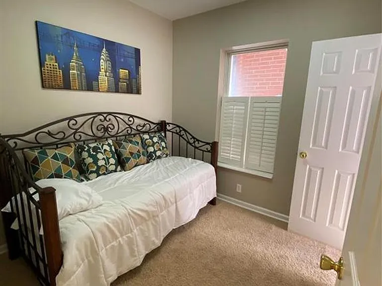 5375 Pershing Ave #1E — Photo 24