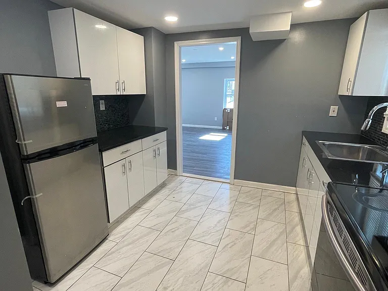 1010 Roselle St — Photo 1