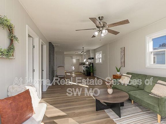 4th image of 2137 W Brower St