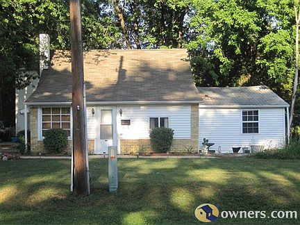 2nd image of 210 N West St