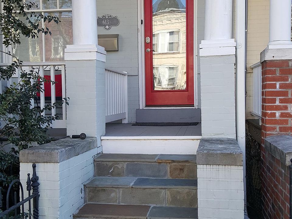 613 - 1/2 main entry door