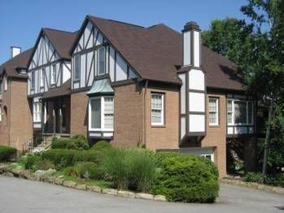 300 Kingsberry Cir, Pittsburgh, PA, 15234
